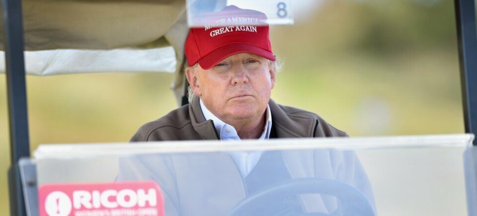 Trump lider enorme tap på golf