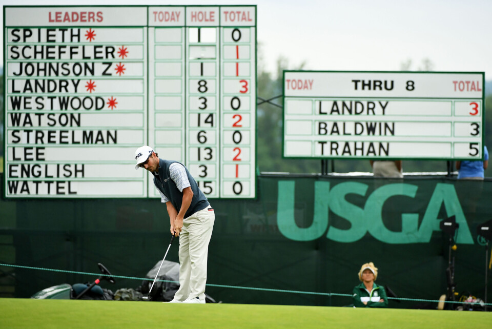 Dustin Johnson med prikkfri maratongolf på dag to av U.S. Open