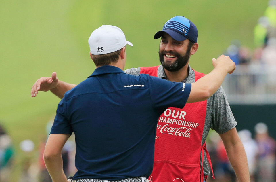Spieth sin caddie tjente like mye som «Lefty» i 2015!