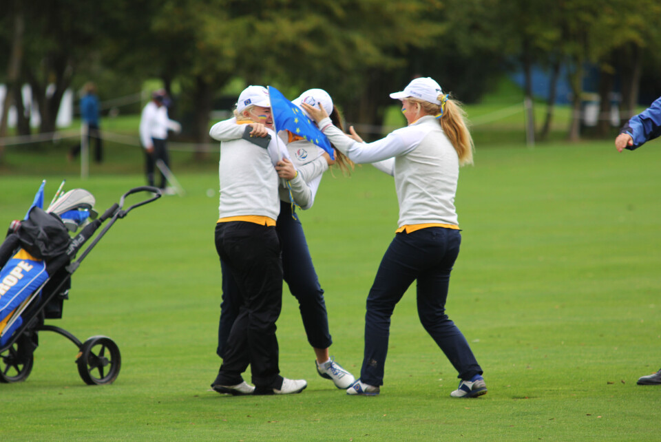 Her avslutter Sandra Junior Solheim Cup med eagle fra 130 meter!