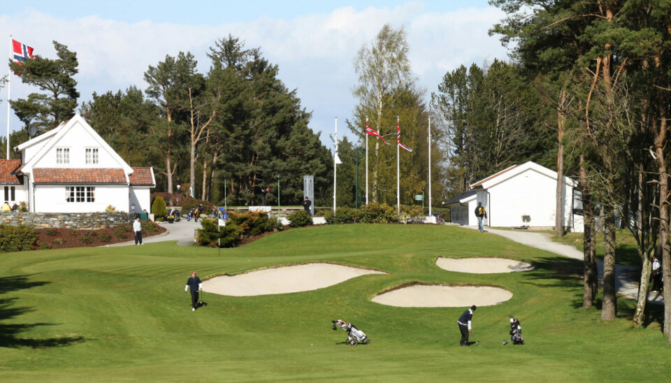 Lørdag måtte en 35-åring bruke egne golfkøller til å forsvare seg på Stavanger GK.