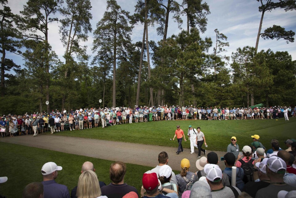 Utsettelser, folkehav og treningsrunde med en Masters-legende: – Dette er sykt kult!