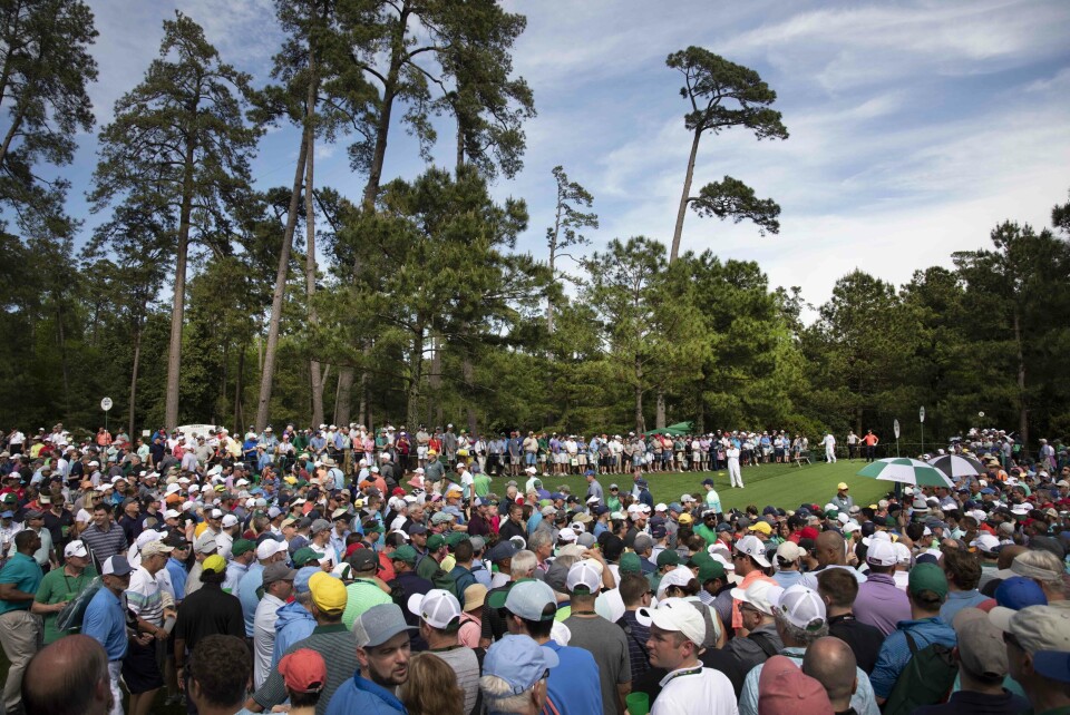 Utsettelser, folkehav og treningsrunde med en Masters-legende: – Dette er sykt kult!