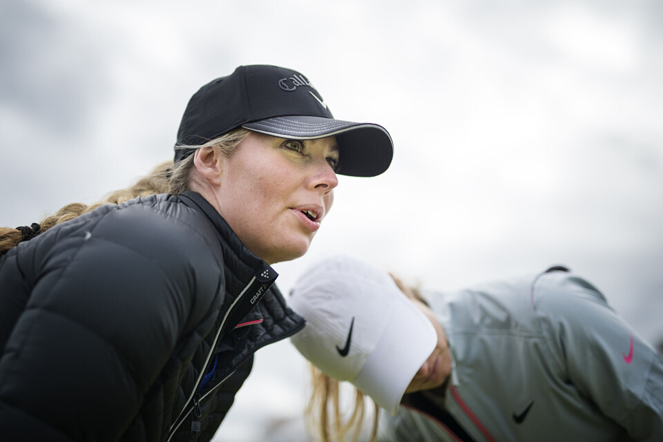 Cecilie Ystenes:
Mellom Ørene