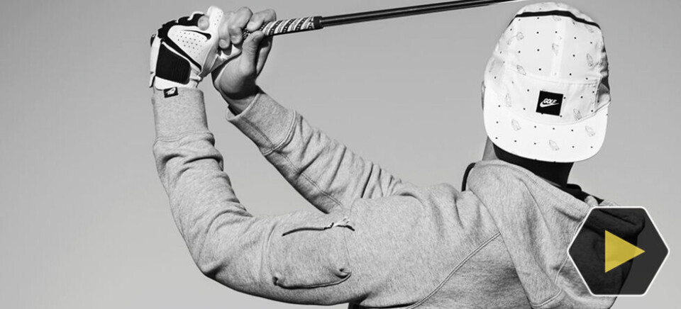 Nå skal golfere bruke hettegenser og ha capsen bak-frem