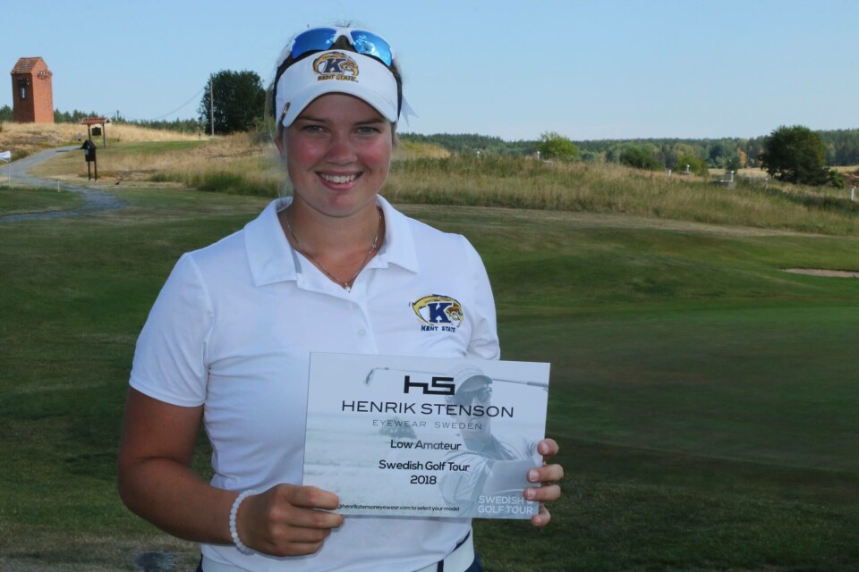 Vinneren fikk tretti tusen kroner. Karoline fikk et gavekort på Henrik Stenson-solbriller