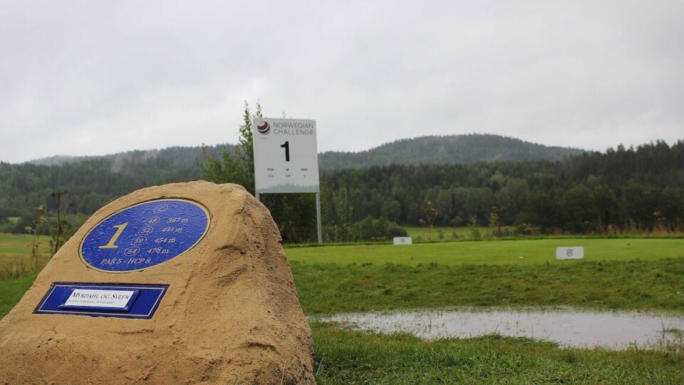 Fem timer golf før regnavbrudd