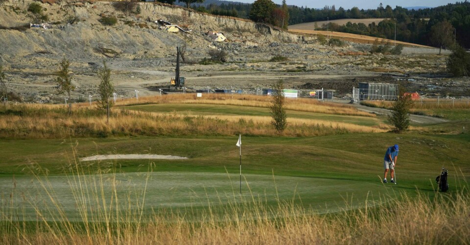 Det vil ta tid før sårene gror i Gjerdrum, også i golfklubben. Tre hull forsvant i skredet.