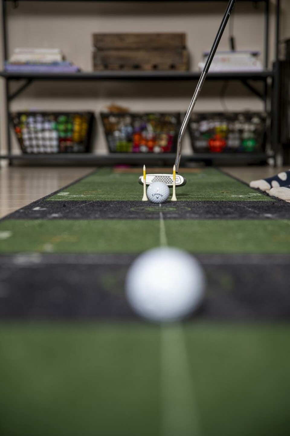 Slik kan du trene golf hjemme i stua!