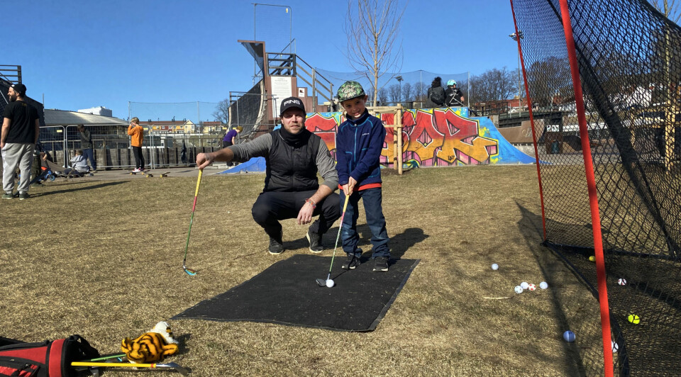 Strømmer til parkene for urban «korona-golf»: – Et stort uutnyttet potensial!