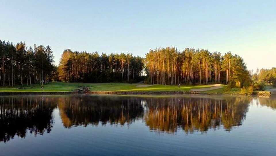 Satser millioner for å få tilbake golfere