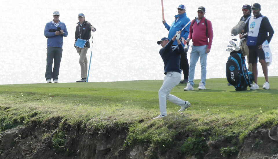Jordan Spieths dramatiske slag på Pebble Beach i fjor gikk viralt verden over, forståelig nok. Jordan Spieths dramatiske slag på Pebble Beach i fjor gikk viralt verden over, forståelig nok.