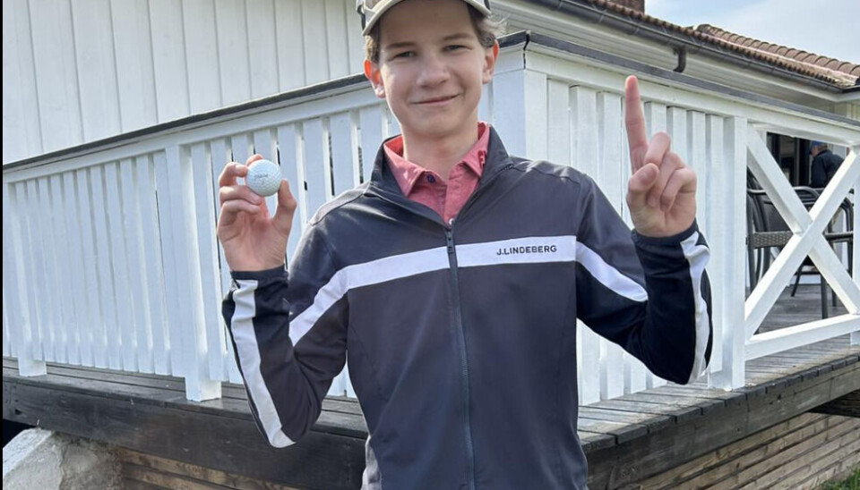 Henrik Farstad var over gjennomsnittet fornøyd med utfallet på hull 17. Henrik Farstad var over gjennomsnittet fornøyd med utfallet på hull 17.