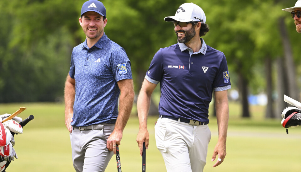 Alt Adam Hadwin (t.h.) var å feire landskompis Nick Taylor (t.v.) sin hjemmebaneseier. Her fra de to spilte sammen i april. Alt Adam Hadwin (t.h.) var å feire landskompis Nick Taylor (t.v.) sin hjemmebaneseier. Her fra de to spilte sammen i april.