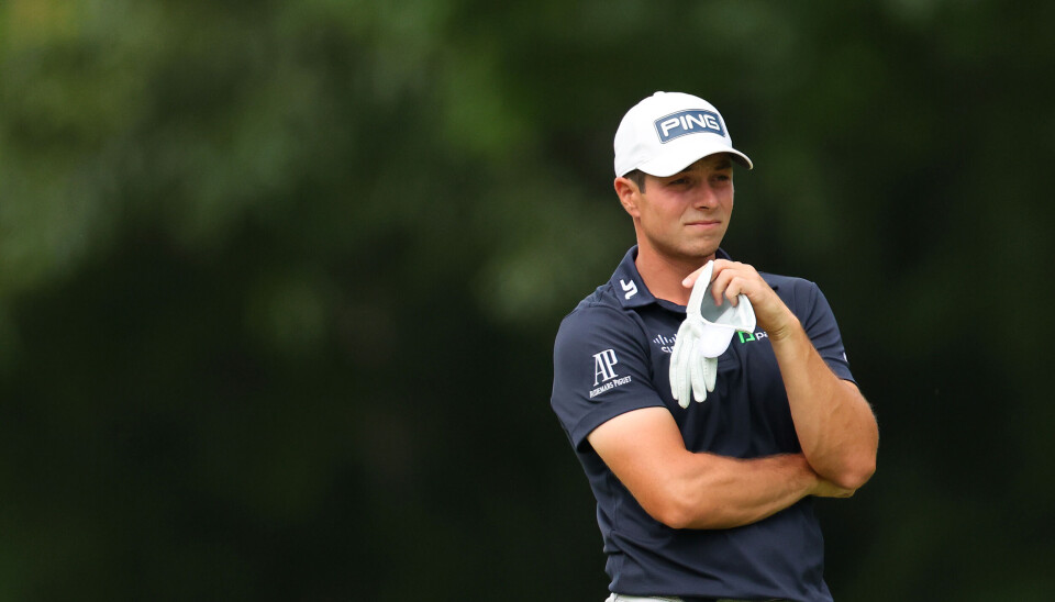 Viktor Hovland falt fra 10.-plass til 33.-plass på lørdag, og er ute av seierskampen.