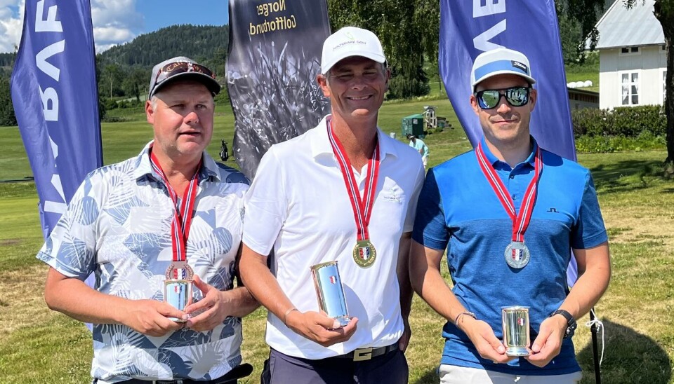 Paul Nilbrink (i midten) leverte ukas beste totalscore uansett klasse. Her sammen med Arne Sverre Salvesvold og Stefan Berg.