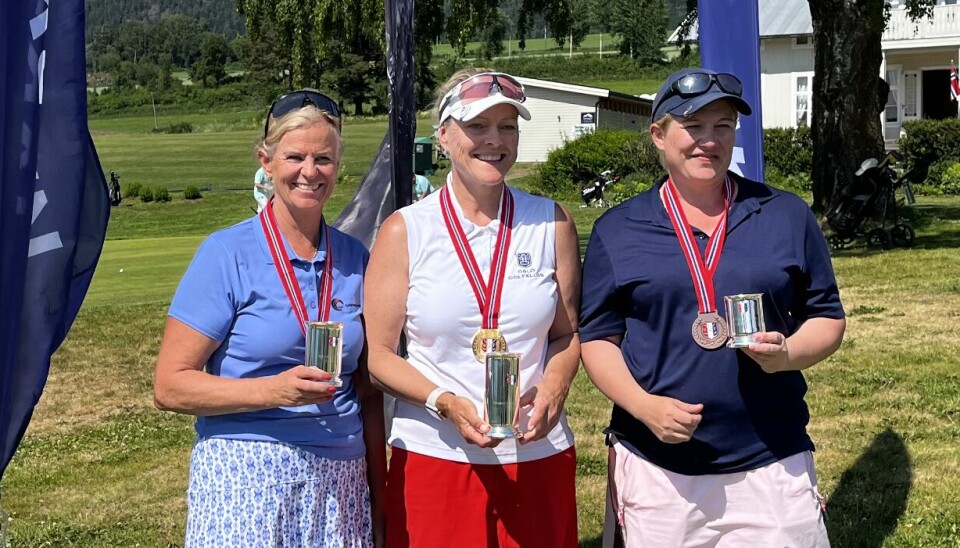 Kristin J. Klæboe (midten) vant dameklassen foran Cathrine Schrøder. Stine Torgersen tok tredjeplassen.