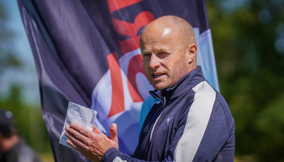 I fire år har Egil Hatling vært president i Norges Golfforbund, her under premieutdelingen i junior-NM i mai.