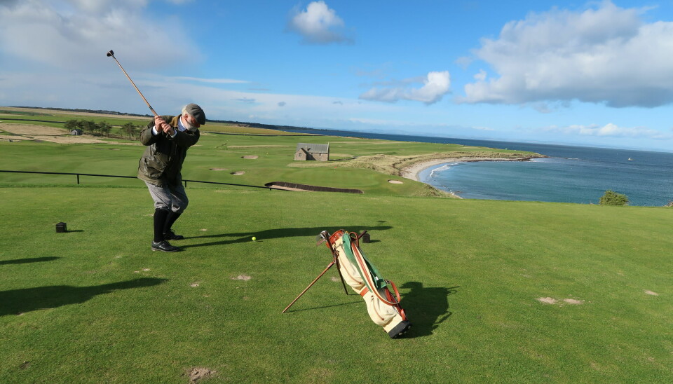 Claus Mæland drar ofte til den skotske østkysten for å få oppleve den autentiske golfopplevelsen, her på Crail GC, som har flere norske medlemmer.