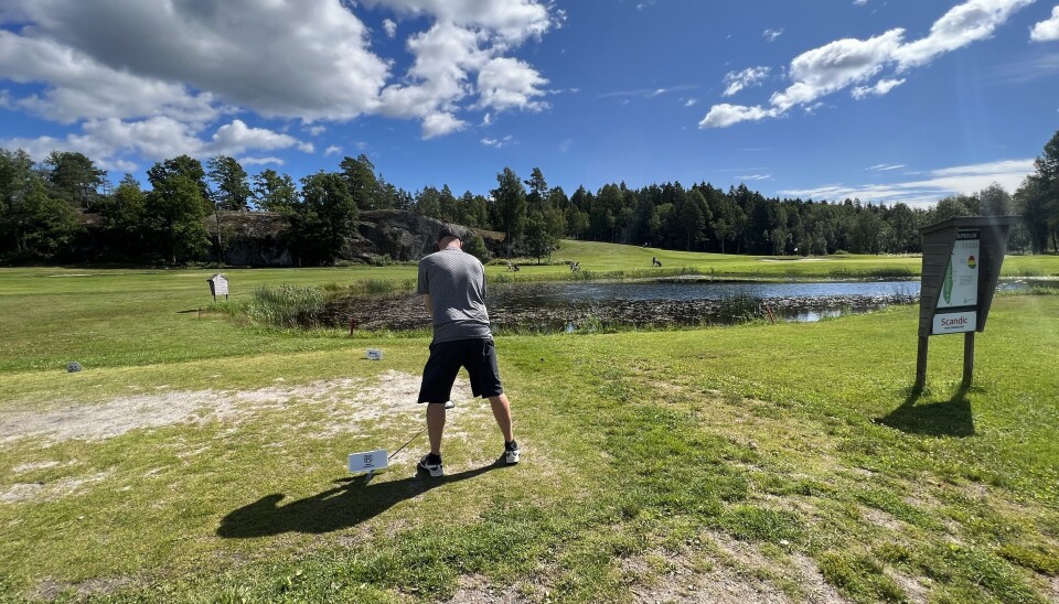 Til tross for stadig fare for lyn og torden, kom golferne i Sandefjord seg gjennom lag-NM-uka uten en eneste utsettelse. Til tross for stadig fare for lyn og torden, kom golferne i Sandefjord seg gjennom lag-NM-uka uten en eneste utsettelse.
