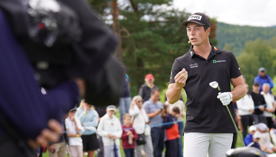 Viktor Hovland viet en time på Oslo GK i sommer på å komme med tips og råd til andres golfspill. Nå er hele seansen tilgjengelig på nett. Viktor Hovland viet en time på Oslo GK i sommer på å komme med tips og råd til andres golfspill. Nå er hele seansen tilgjengelig på nett.