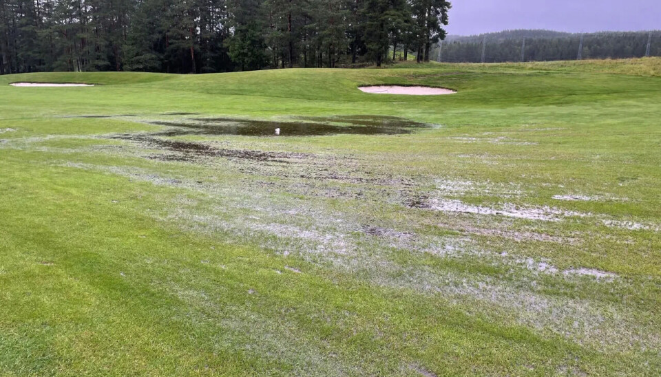 Grønmo Golfklubb, som ligger øst i Oslo, kunne ikke ta sjansen på å la banen bli ødelagt. Grønmo Golfklubb, som ligger øst i Oslo, kunne ikke ta sjansen på å la banen bli ødelagt.