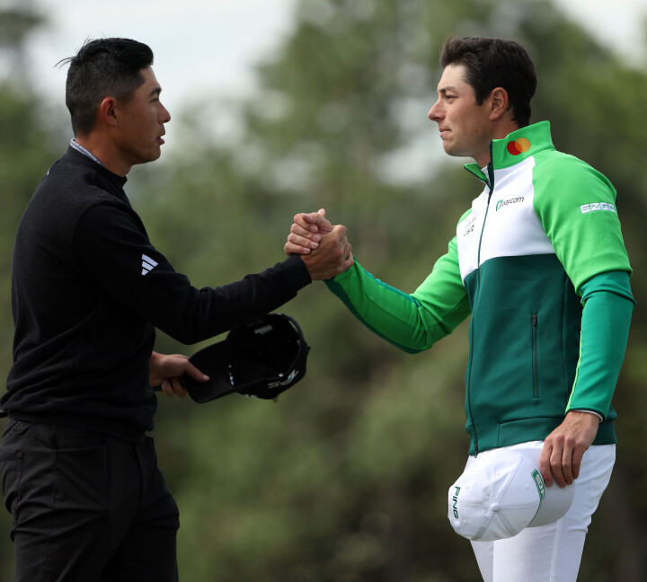Collin Morikawa (t.v.) og Viktor Hovland har spilt mye turneringsgolf sammen. Det skal de søndag også.