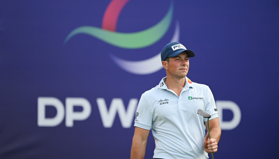 Viktor Hovland ligger på delt andreplass før finalerunden i finaleturneringen på DP World Tour.