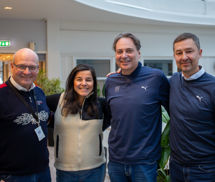 Idrettsforbundet og Golfforbundet har store planer for fremtiden sammen. Fra høyre: Nils Einar Aas (generalsekretær NIF), Zaineb Al-Samarai (president NIF), Øyvind Krag Ingul (president NGF) og Tor Anders Hanssen (generalsekretær NGF).