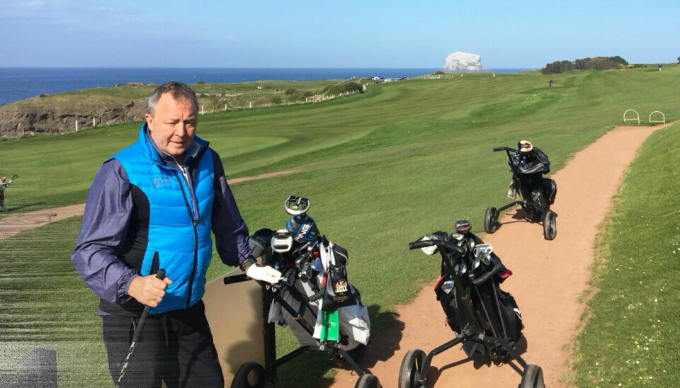 Fred Ekre er en ivrig hobbygolfer. Årlig er han på golftur med kompiser til de britiske øyer, her i East Lothian utenfor Edinburgh.
