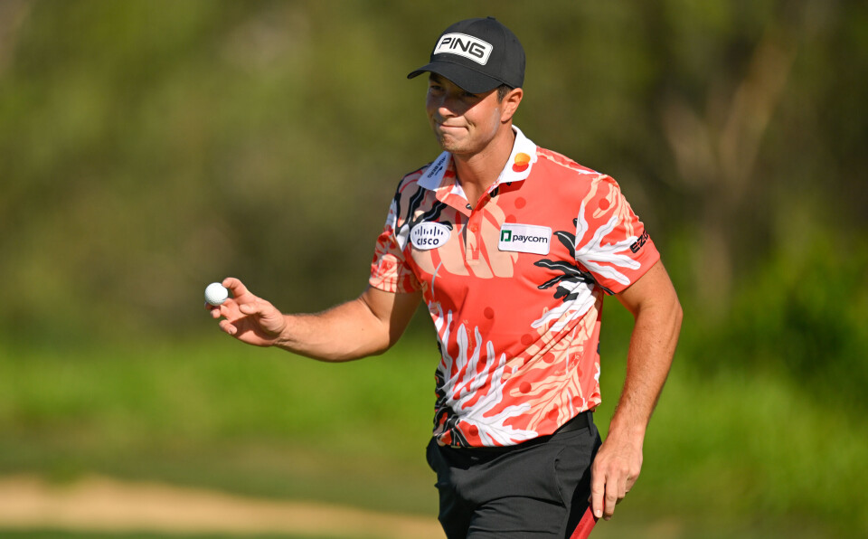 Selv om svingen «føles dårlig» fortsetter Viktor Hovland å levere gode resultater på hawaiianske Maui.