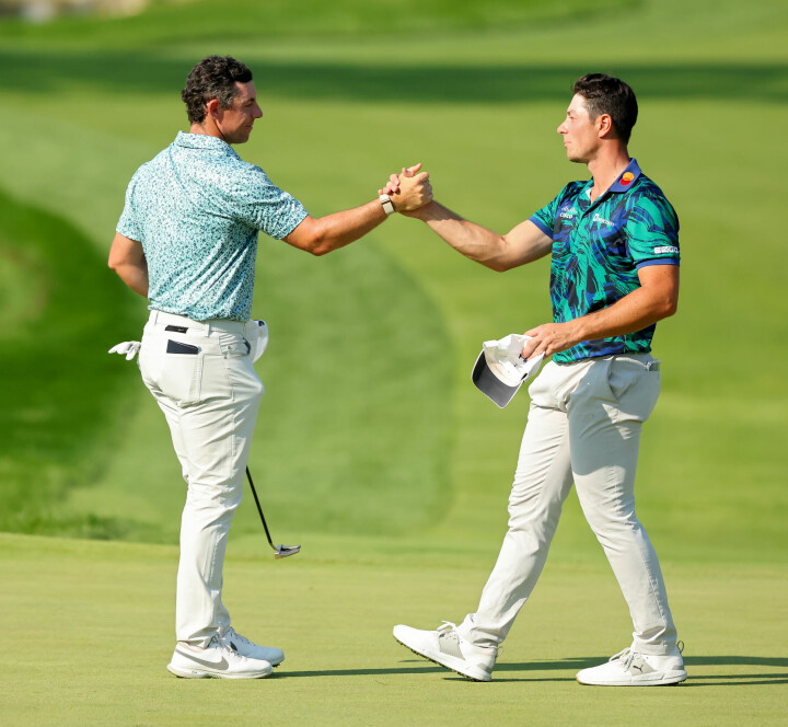 Rory McIlroy (t.v.) og Viktor Hovland blir begge medeiere i et nytt selskap på PGA-touren i nærmeste fremtid. Her fra FedExCup-sluttspillet i fjor.