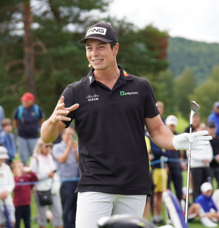 I ord og handling delte Viktor Hovland av sine ferdigheter under fjorårets arrangement. Det skal han gjøre i år også.