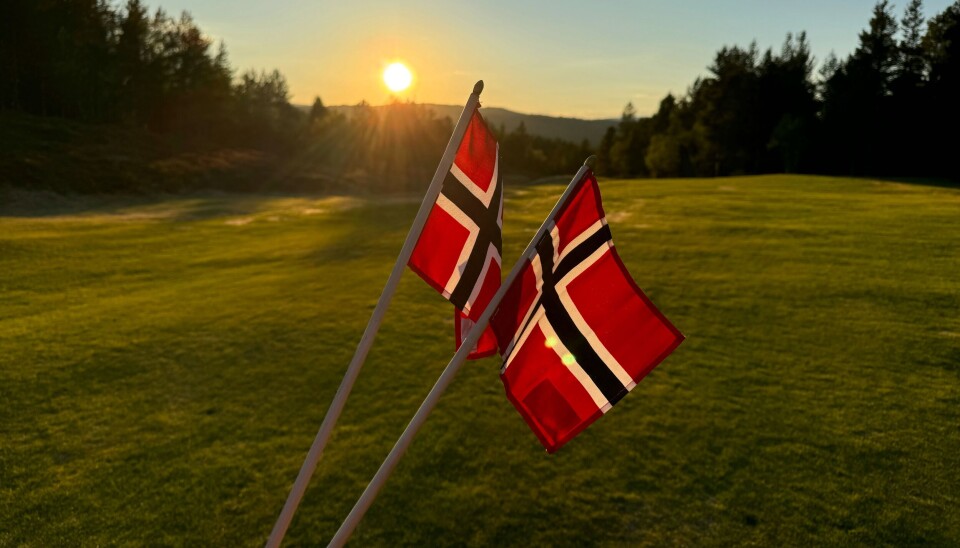 Den 17. mai åpnet Røros GK med fine forhold og flaggturnering.