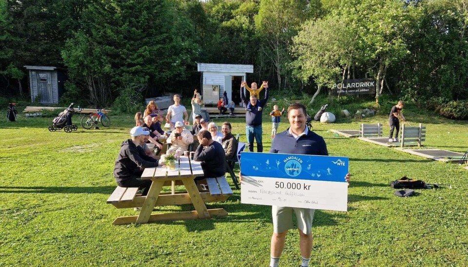 Jubel og glede var det da Nærøysund golfklubb stakk av med seieren i 'Laget mitt' konkurransen.