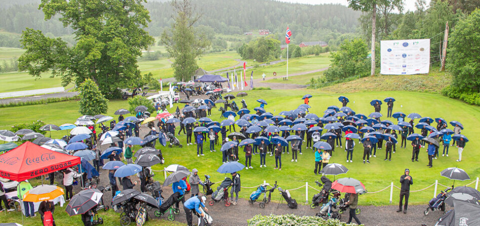 180 spillere møtte opp på Losby GK for å spille golf og samle inn penger til en god sak. Innfelt: Inspirasjonen til turneringen, Jarle Kristiansen.