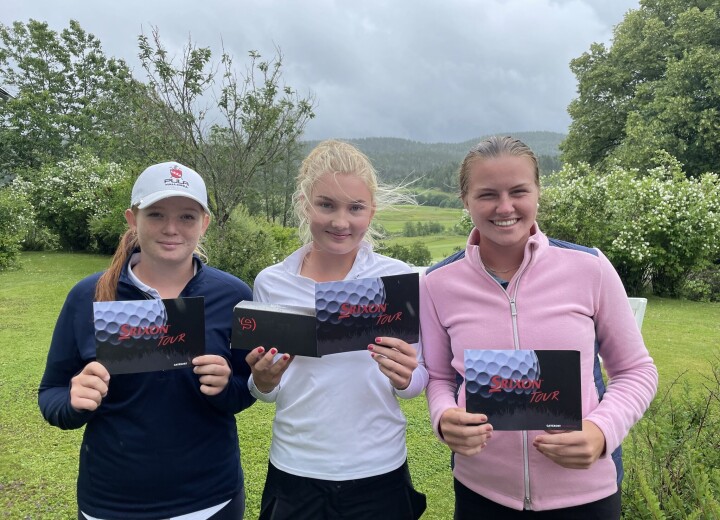 Elisabeth Børsheim (t.v.), Henriette Spilling Gjelten og Maren Lunde kunne smile bredest etter Srixon Tour på Losby.