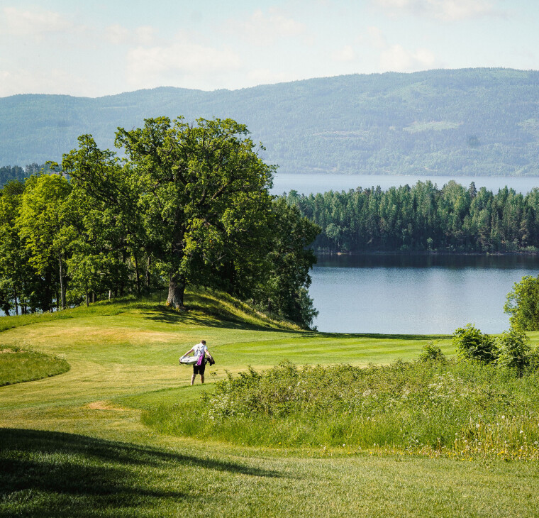 Storøya er en naturopplevelse hvor stillheten får lov til å høres. Etter en storstilt ombygging og uværet Hans er Tyrifjord Golfklubb og utsikten nå vakrere enn noen gang. Tyrifjord GK