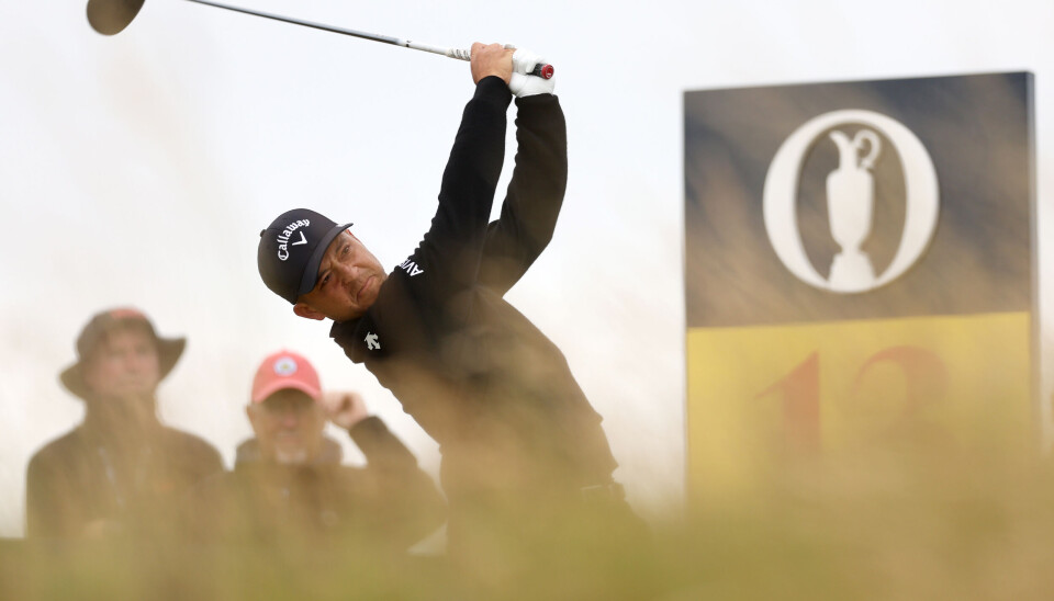 Xander Schauffele slår ut på hull 13 på finalerunden søndag.