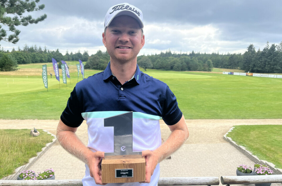 Etter seks omspillshull kunne omsider Jarand Ekeland Arnøy innkassere årets første seier på Nord Golf League.