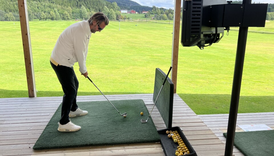 Tidligere golfproff Lars Martin Berg har spilt langt større turneringer enn Midt-Norsk, men kostet likevel på seg fem oppvarmingsslag, minst to caddier underveis, og brukte to ulike puttere. Det holdt ikke til å vinne.