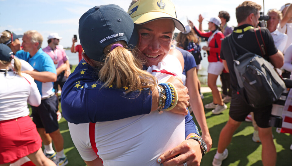 Suzann Pettersen gratulerer sin motpart Stacey Lewis etter den amerikanske seieren er et faktum