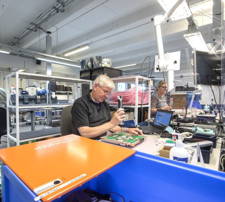 All utvikling og produksjon skjer i Trackmans egne lokaler, og dataene fra den oransje boksen tas ut på ulike plattformer, også apper.