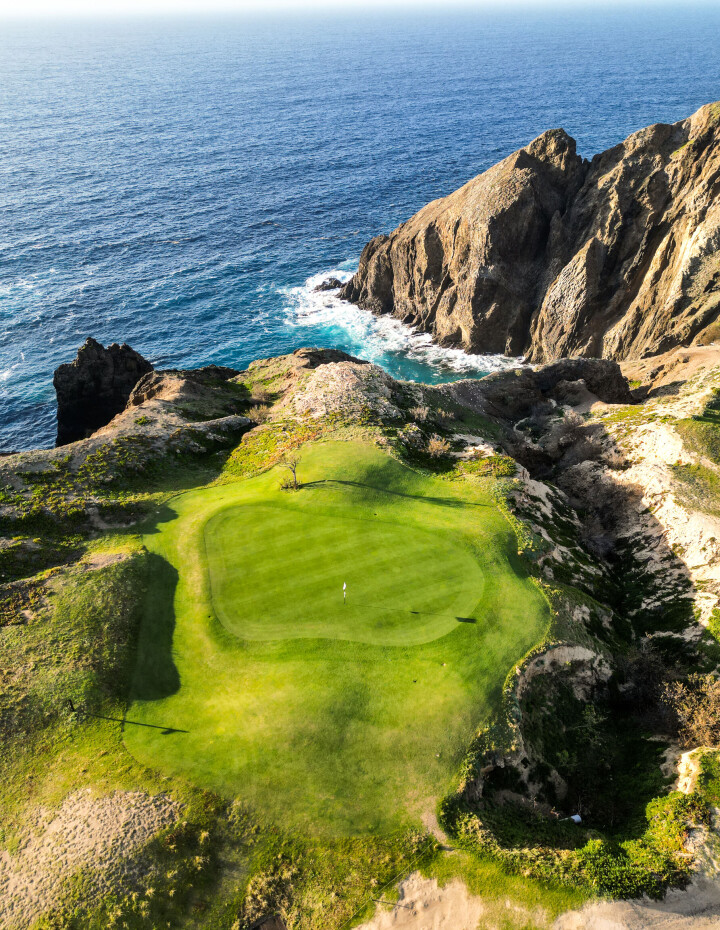 På toppen av klippene ved hull 13 og 14 er Porto Santo Golfe på sitt mest spektakulære.