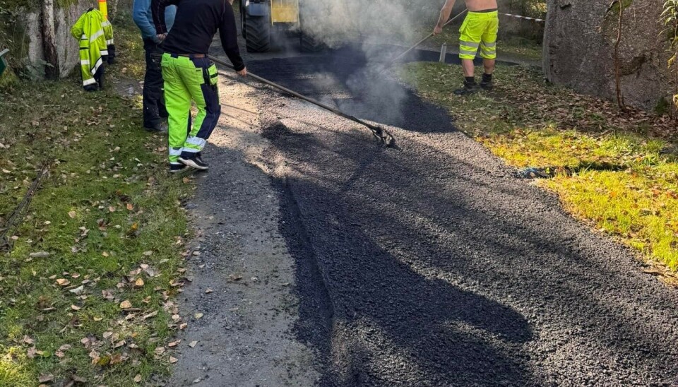 Forbedringer er det gjort på Grimstad Golfklubb som nå har fått mer asfalt på sine veier.