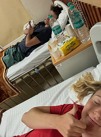 Tirsdag var spiller/caddie-duoen innlagt på sykehus.