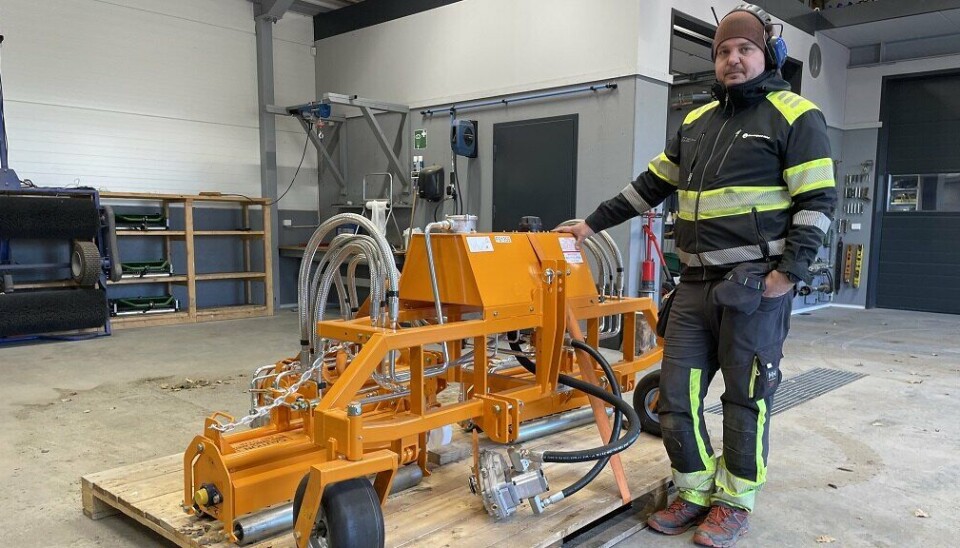 Morten Johannessen, head greenkeeper på Sandefjord Golf, er godt fornøyd med de nye maskinene som er kommet.