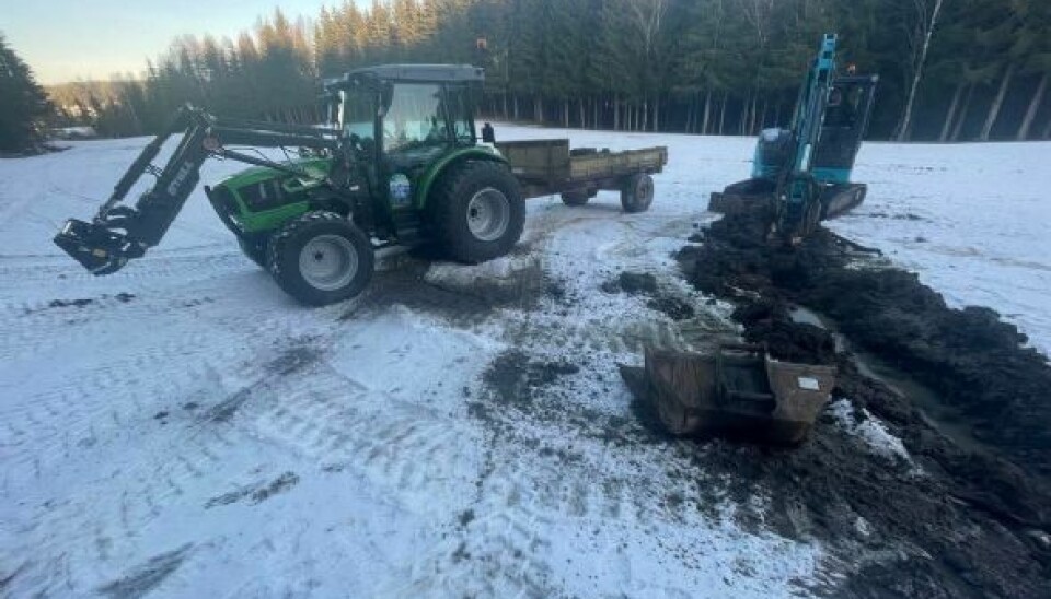Det jobbes for fullt på Østmarka Golfklubb med drenering av golfbanen.