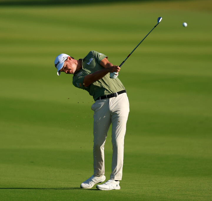 Kristoffer Ventura henger fortsatt med i kampen om en topplassering i Mexico, selv om andrerunden ble tøffere enn den første.