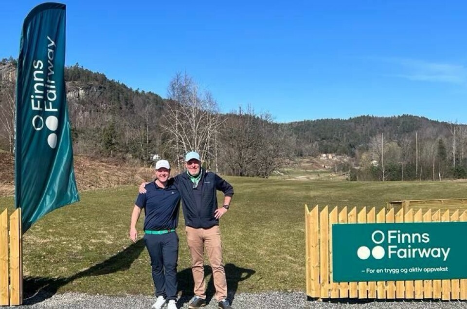 Denne uken kunne Christopher Langeland (t.v.) og Martin Stallemo åpne det nye nærspillsområdet på Bjaavann GK - til minne for Finn Langeland.